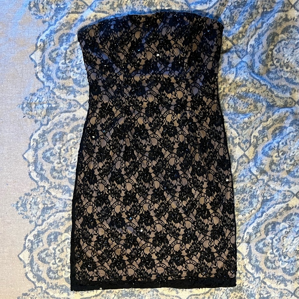 Adrianna Papell black beaded sequined cocktail dress